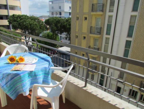 Cozy apartment with balcony 100m from the sea